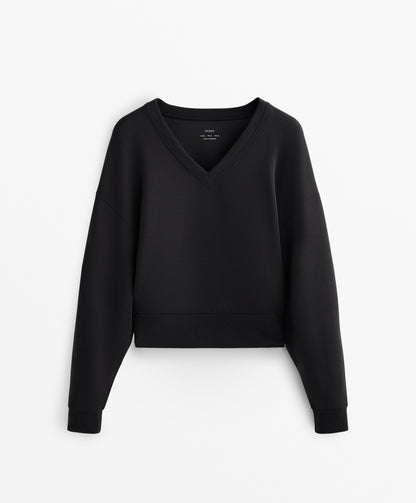 V-neck fitted waist sweatshirt with soft-feel modal