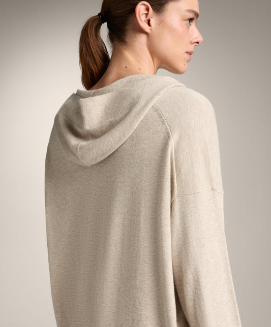 Fine knit hooded jumper