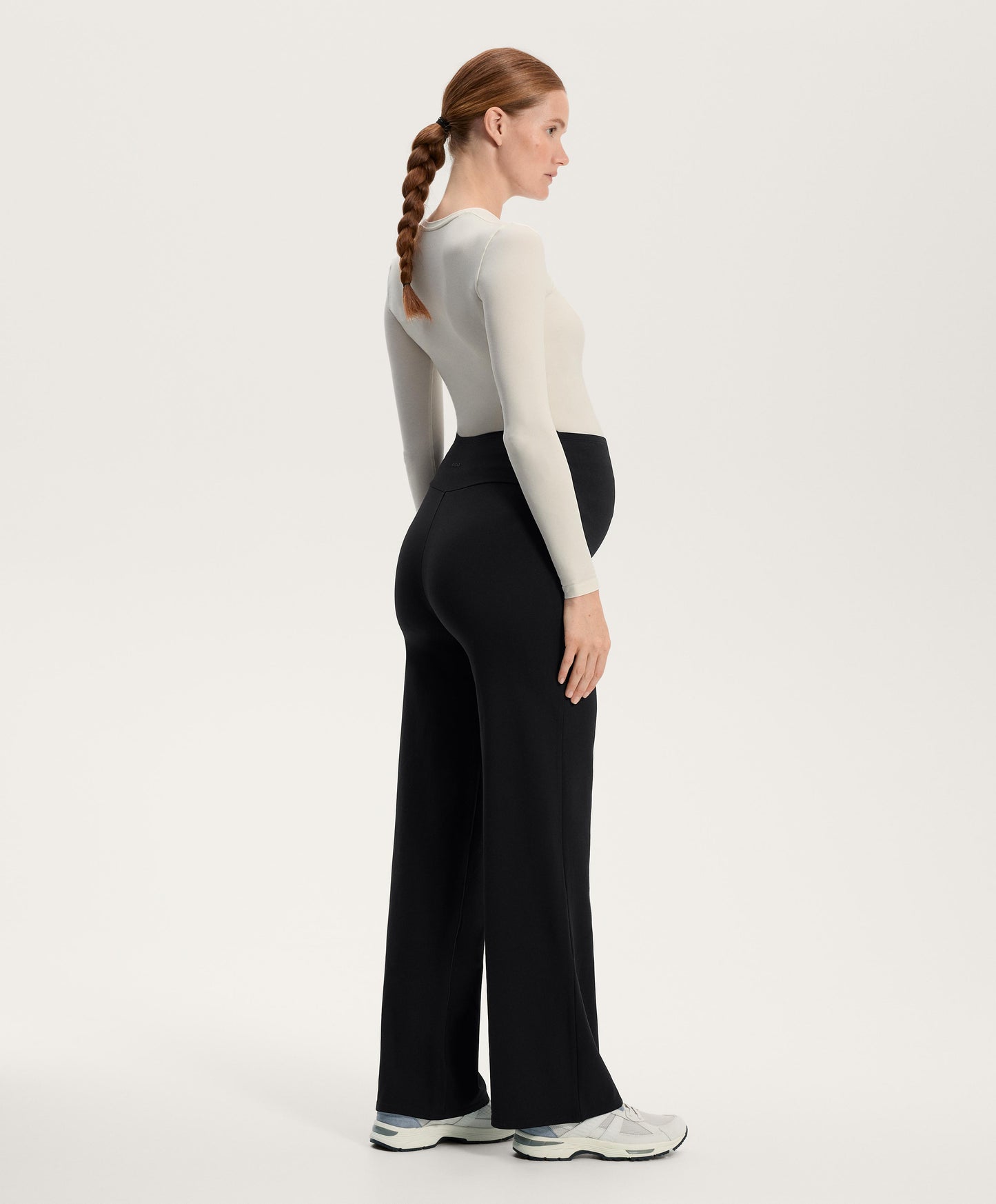 Straight-leg warm maternity trousers