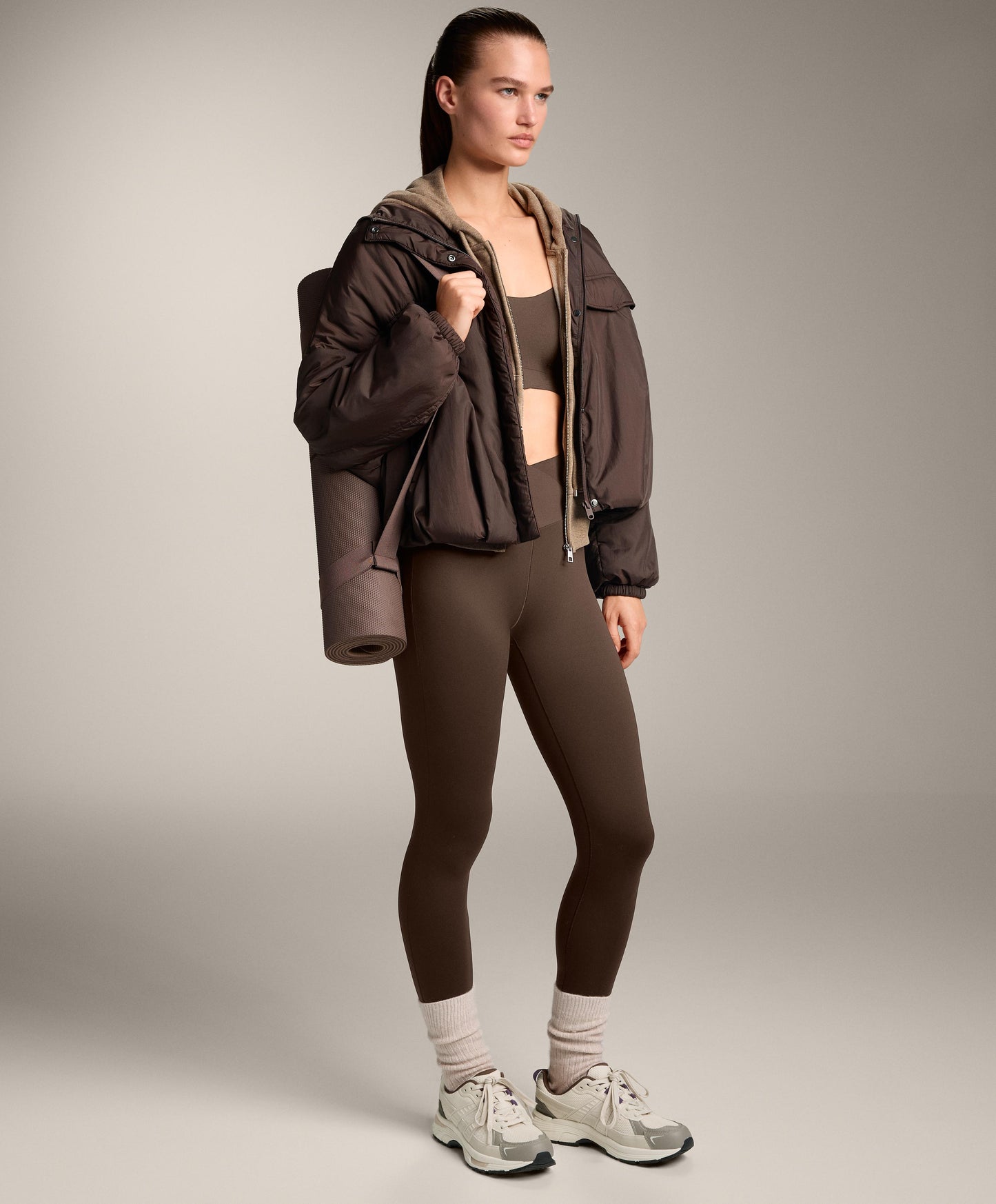 Perfect-adapt medium support sports bra with cups