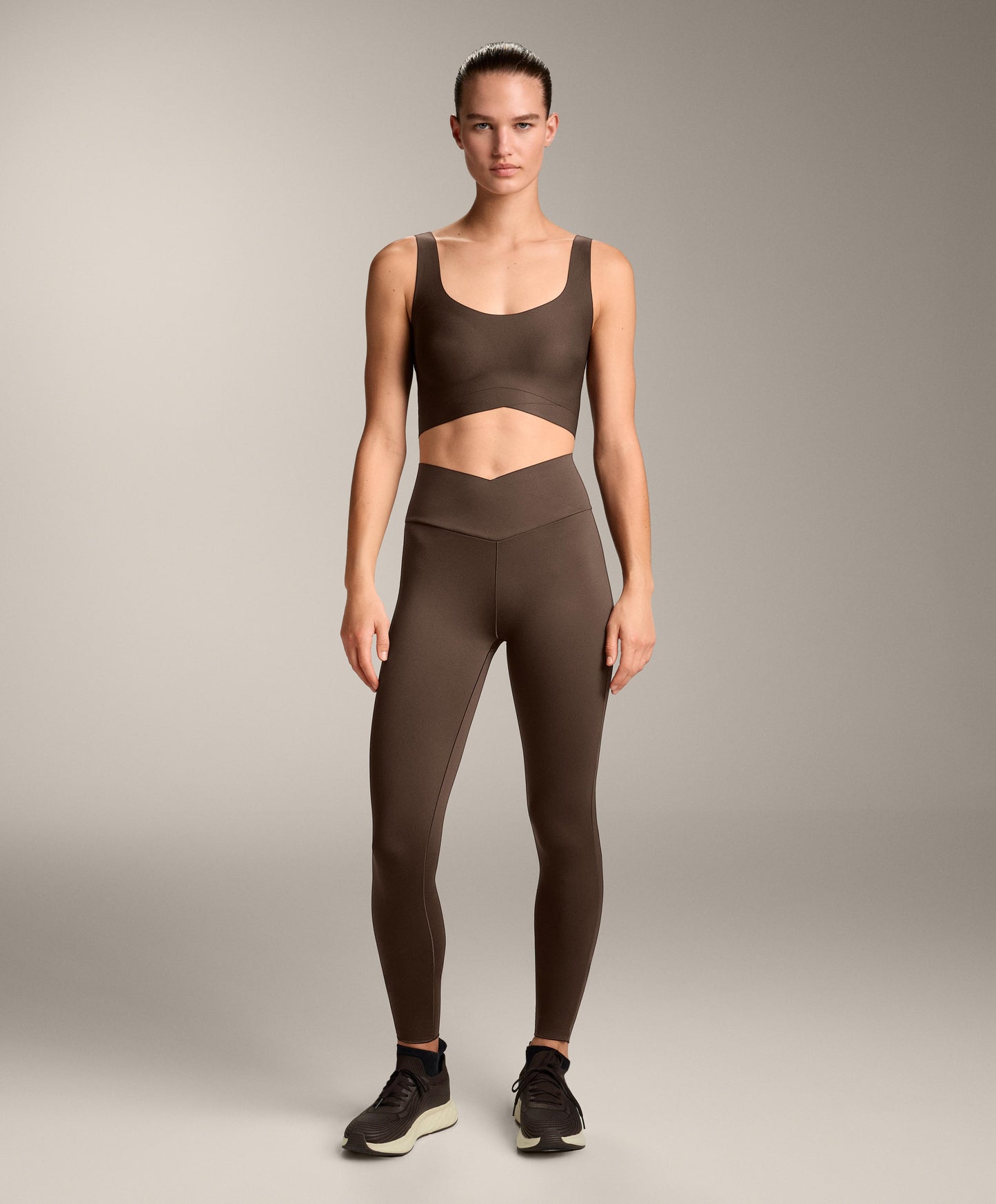 Perfect-adapt medium support sports bra with cups